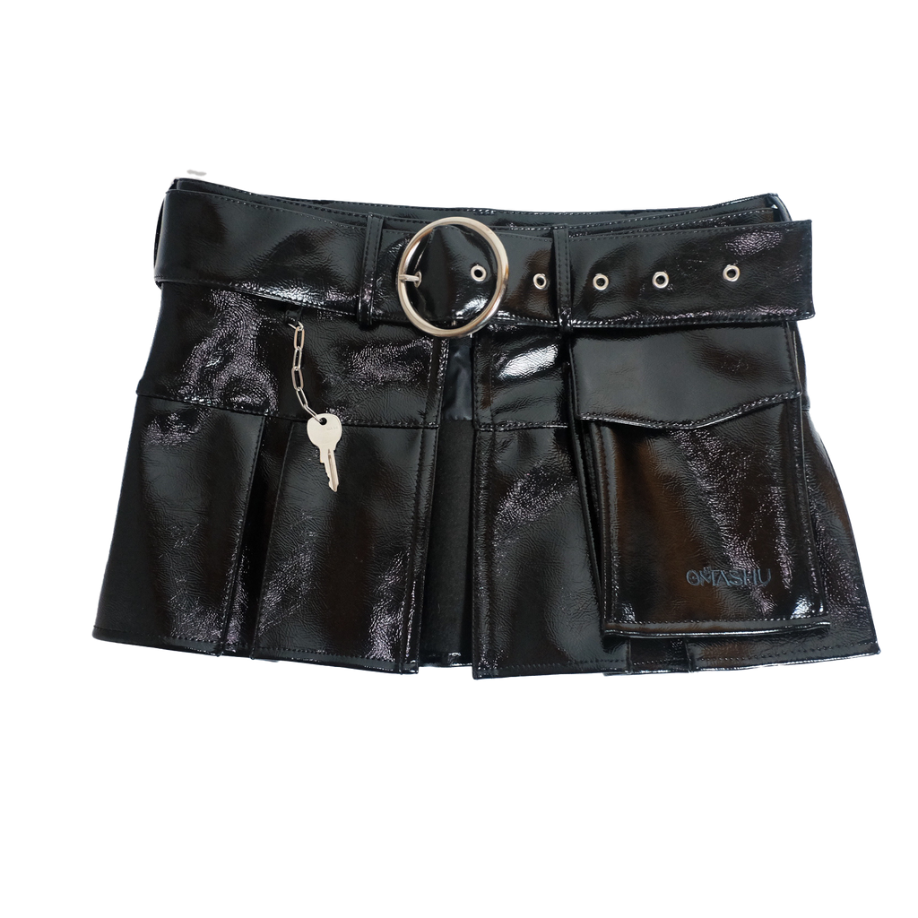 Open charm black belt skirt